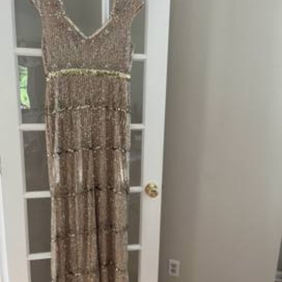 Mac Dugal gown - Picture 1 of 6